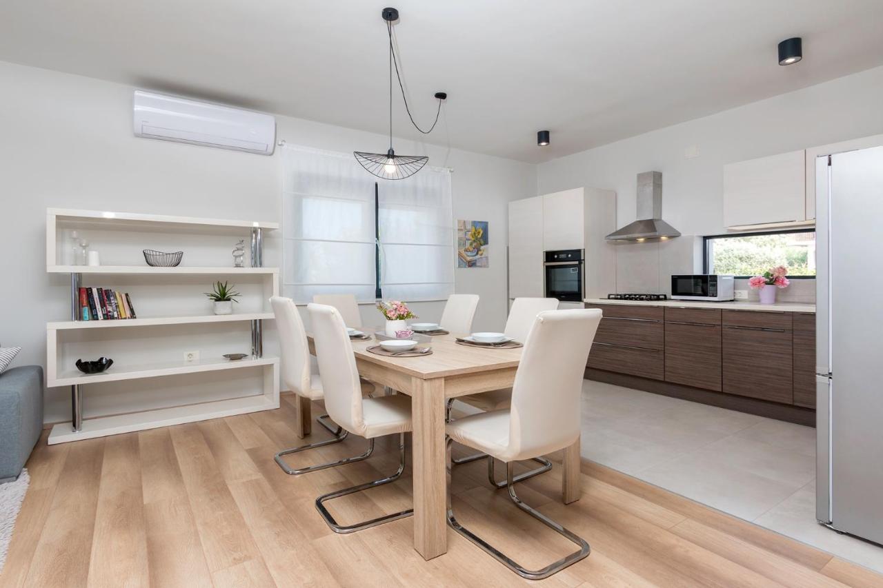 Apartman Olea พูลา ภายนอก รูปภาพ