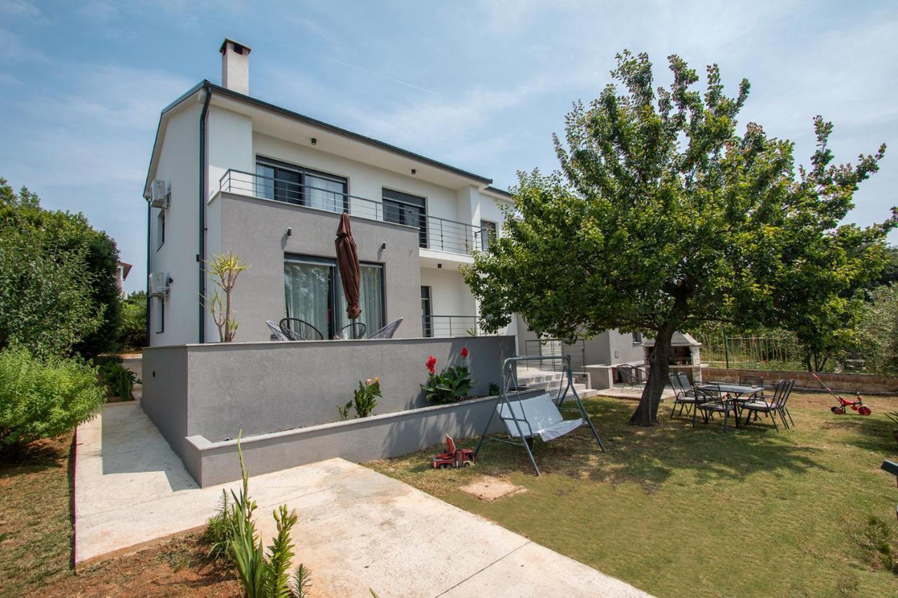 Apartman Olea พูลา ภายนอก รูปภาพ