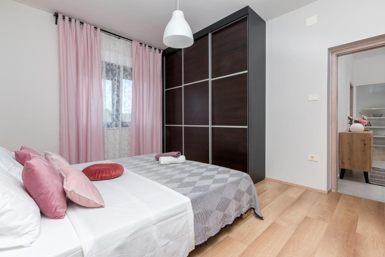 Apartman Olea พูลา ภายนอก รูปภาพ